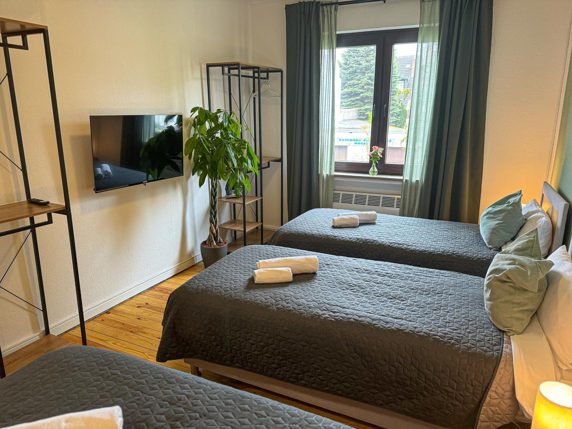 Immostay #8 - Haus Fuer 13 Personen Mit 7 Zimmer - Grosser Garten & Grill, Free Parking, Wlan BRE Eksteriør bilde