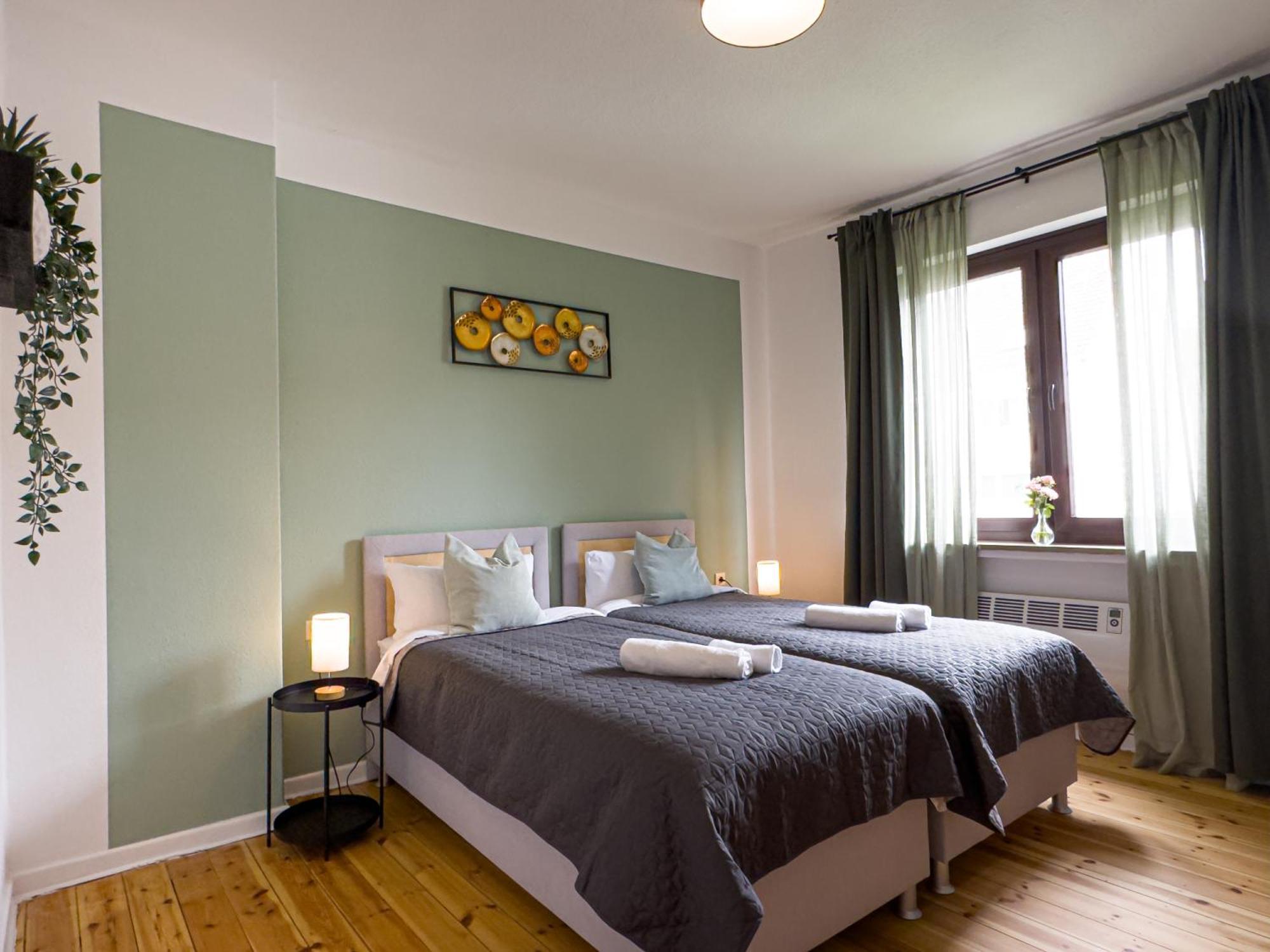Immostay #8 - Haus Fuer 13 Personen Mit 7 Zimmer - Grosser Garten & Grill, Free Parking, Wlan BRE Eksteriør bilde