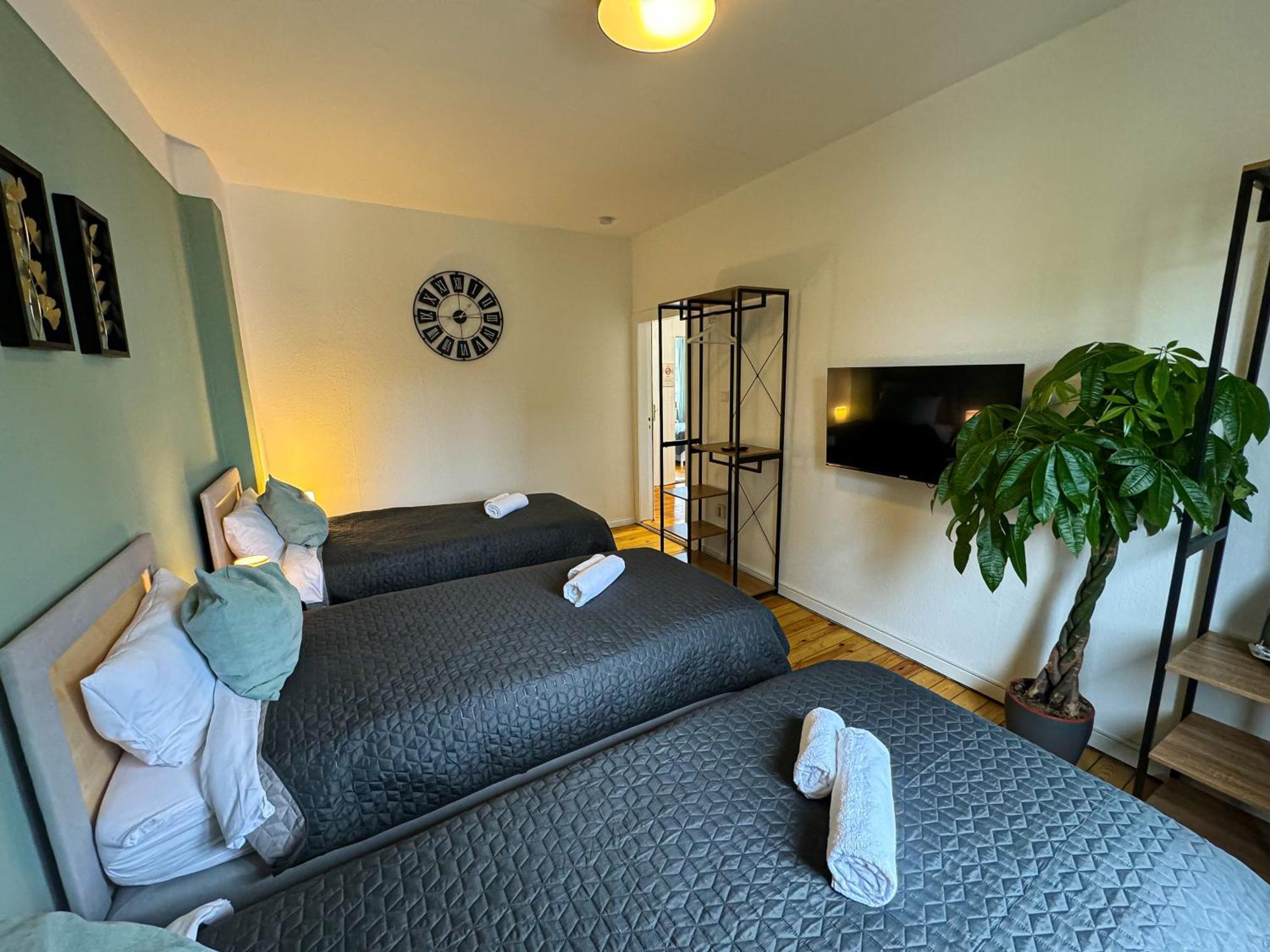 Immostay #8 - Haus Fuer 13 Personen Mit 7 Zimmer - Grosser Garten & Grill, Free Parking, Wlan BRE Eksteriør bilde