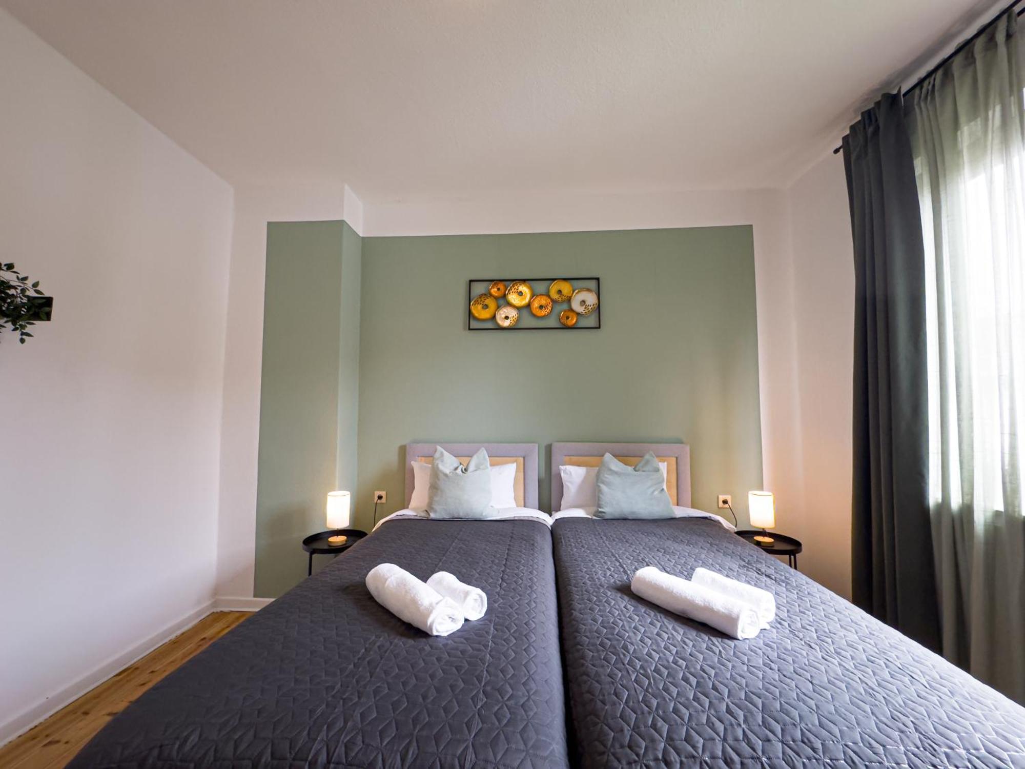 Immostay #8 - Haus Fuer 13 Personen Mit 7 Zimmer - Grosser Garten & Grill, Free Parking, Wlan BRE Eksteriør bilde