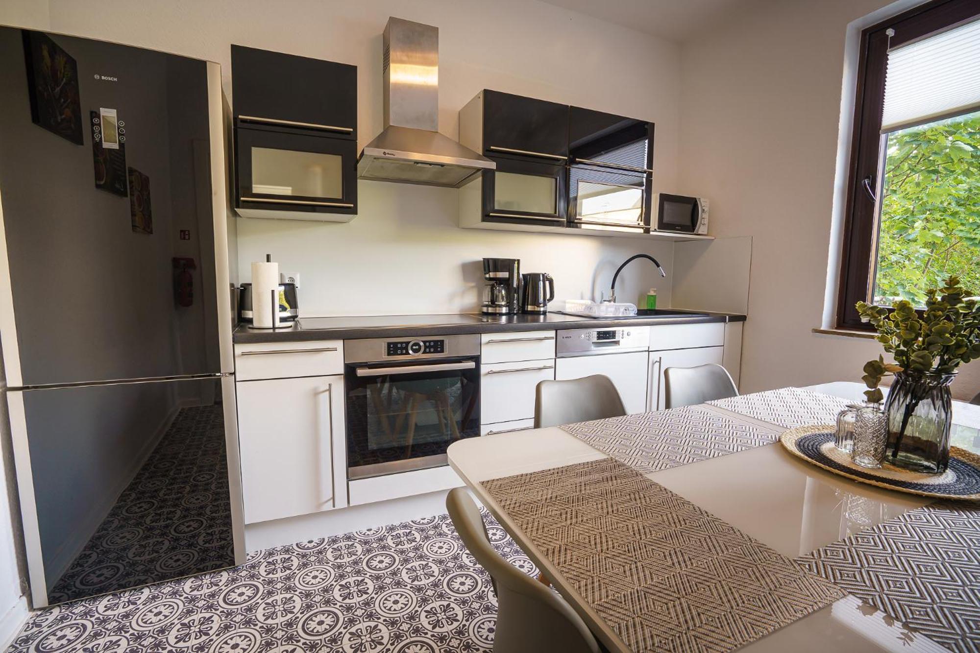 Immostay #8 - Haus Fuer 13 Personen Mit 7 Zimmer - Grosser Garten & Grill, Free Parking, Wlan BRE Eksteriør bilde